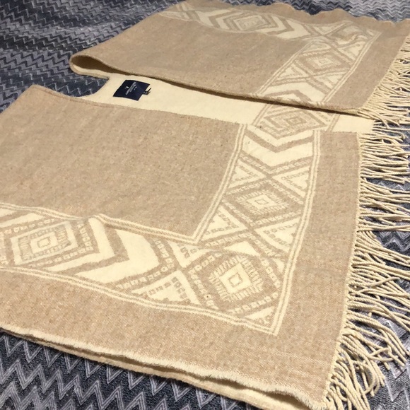 American Eagle Shawl Poncho Light Brown With Fringe - Picture 3 of 15